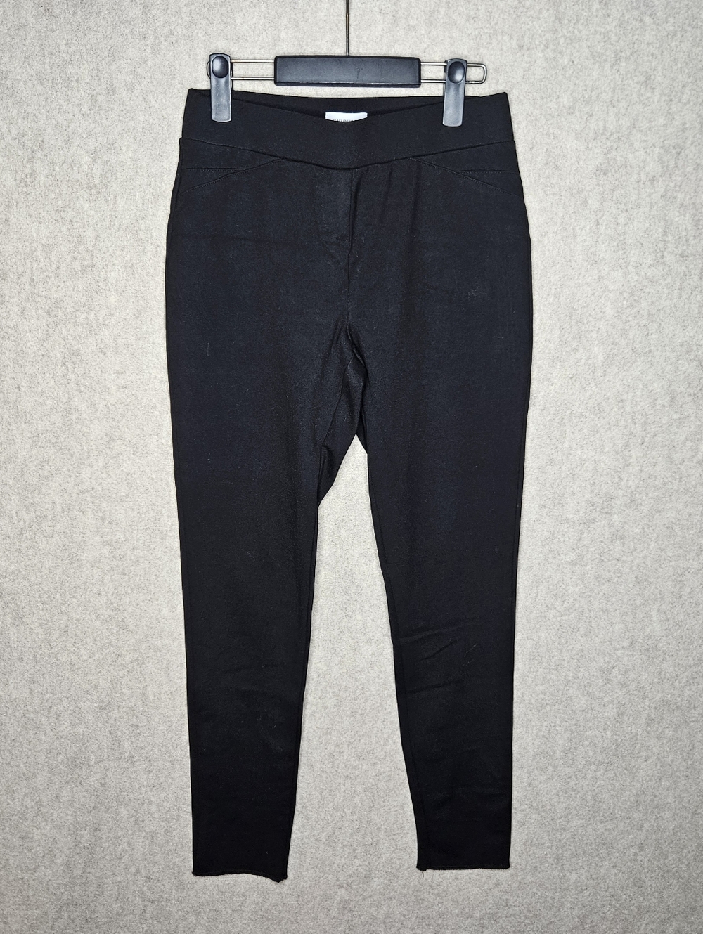 Calvin Klein Black Ponte Slim Pull-On Pants – Size 4